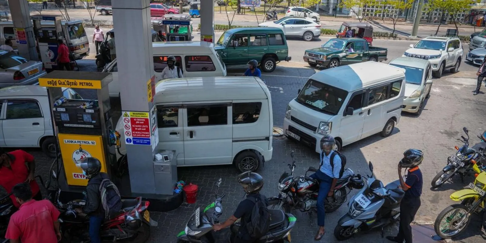 Üzemanyag-hiány: egyre több ország vezet be jegyrendszert
