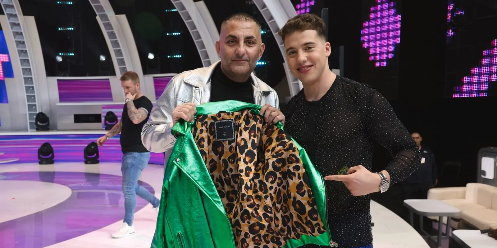 Gáspár Győző Schobert Norbi Jr. kabátjával lépett le