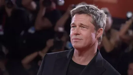 Te jó ég! Elhanyagolt külsővel és koszosan járta az utcákat Brad Pitt