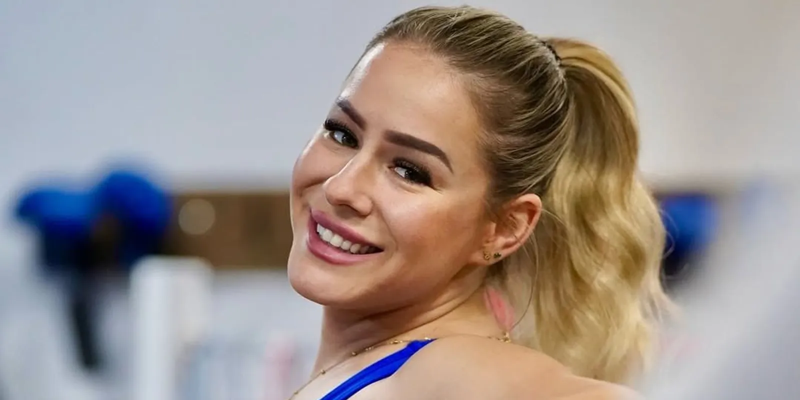 Bőrszerkóban feszít az Exatlon bombázója