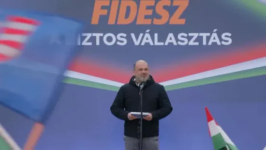 Bóna Zoltán: a Fidesz az egyetlen garancia, hogy a pénzünk ne Kijevbe, a férfiak pedig ne háborúba menjenek.