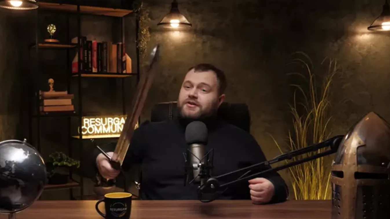 Szamurájkarddal fenyegeti Orbán Viktort az ukrán újságíró