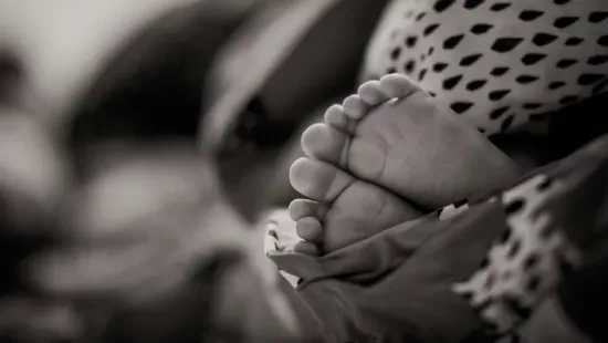 11 perc után vesztette el kisfiát az édesanya - most nem biztos abban, hogy az ő hamvai vannak nála