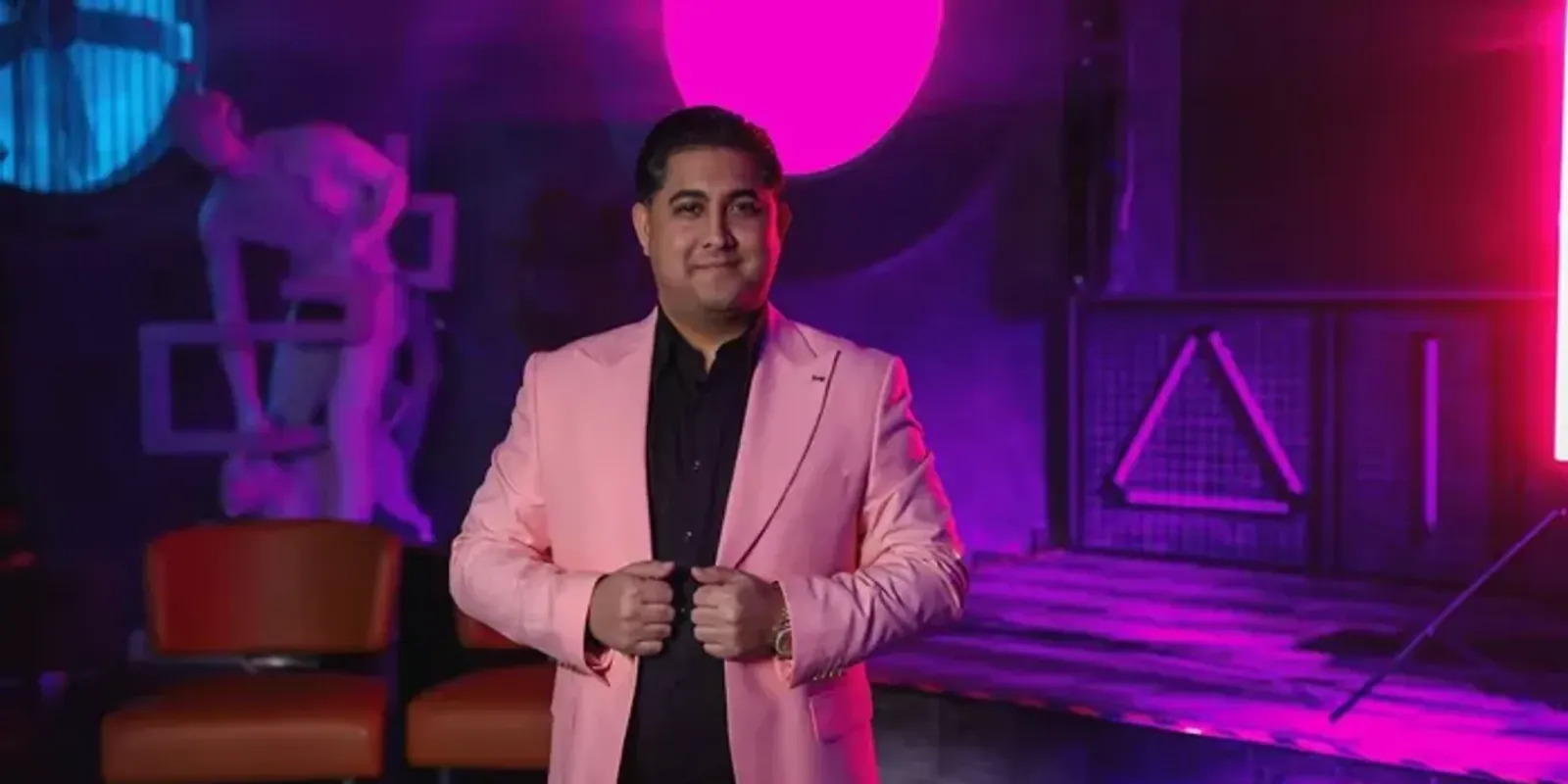 Kis Grófo kiáll a békét garantáló Orbán Viktor mellett