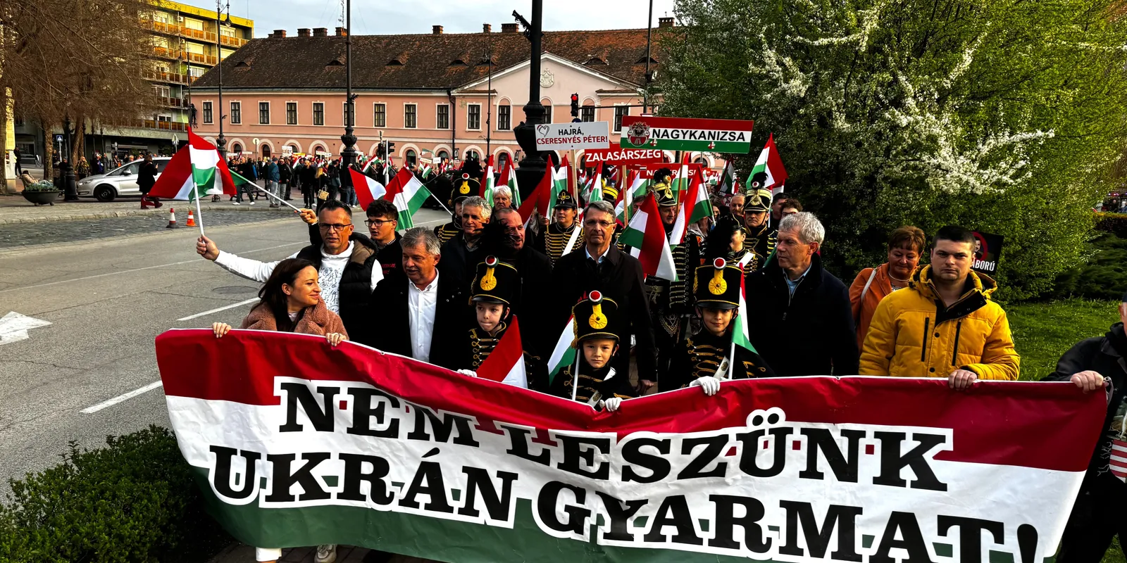 Így vonul a Békemenet Nagykanizsán, hidegrázós a látvány