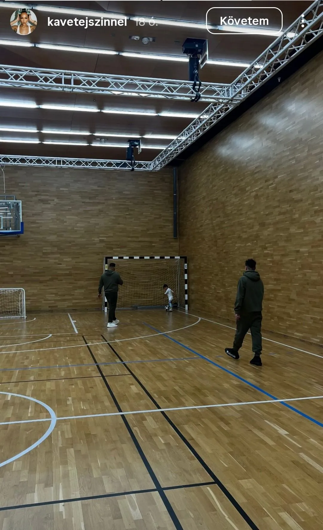 Kunu Márió focizott a kisfiával.