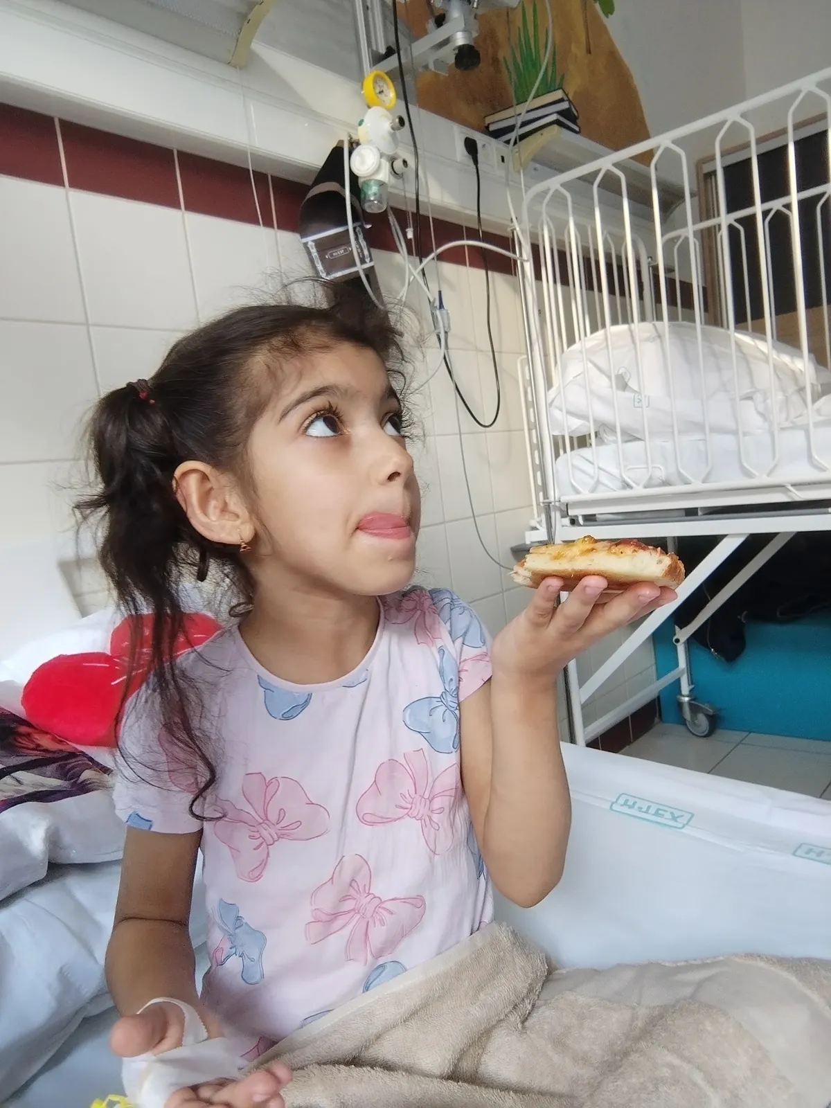 Bellácska jól veszi az akadályokat, szépen gyógyul 