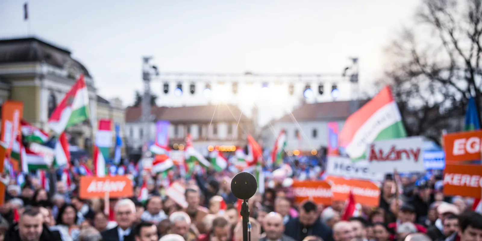 Különös fotó: ezt látja majd Orbán Viktor az egri színpadról