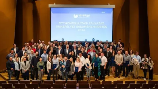 A Vál-Völgyben élő családokat több mint 124 millió forinttal támogatták - Az ünnepélyes díjátadóra Felcsúton került sor