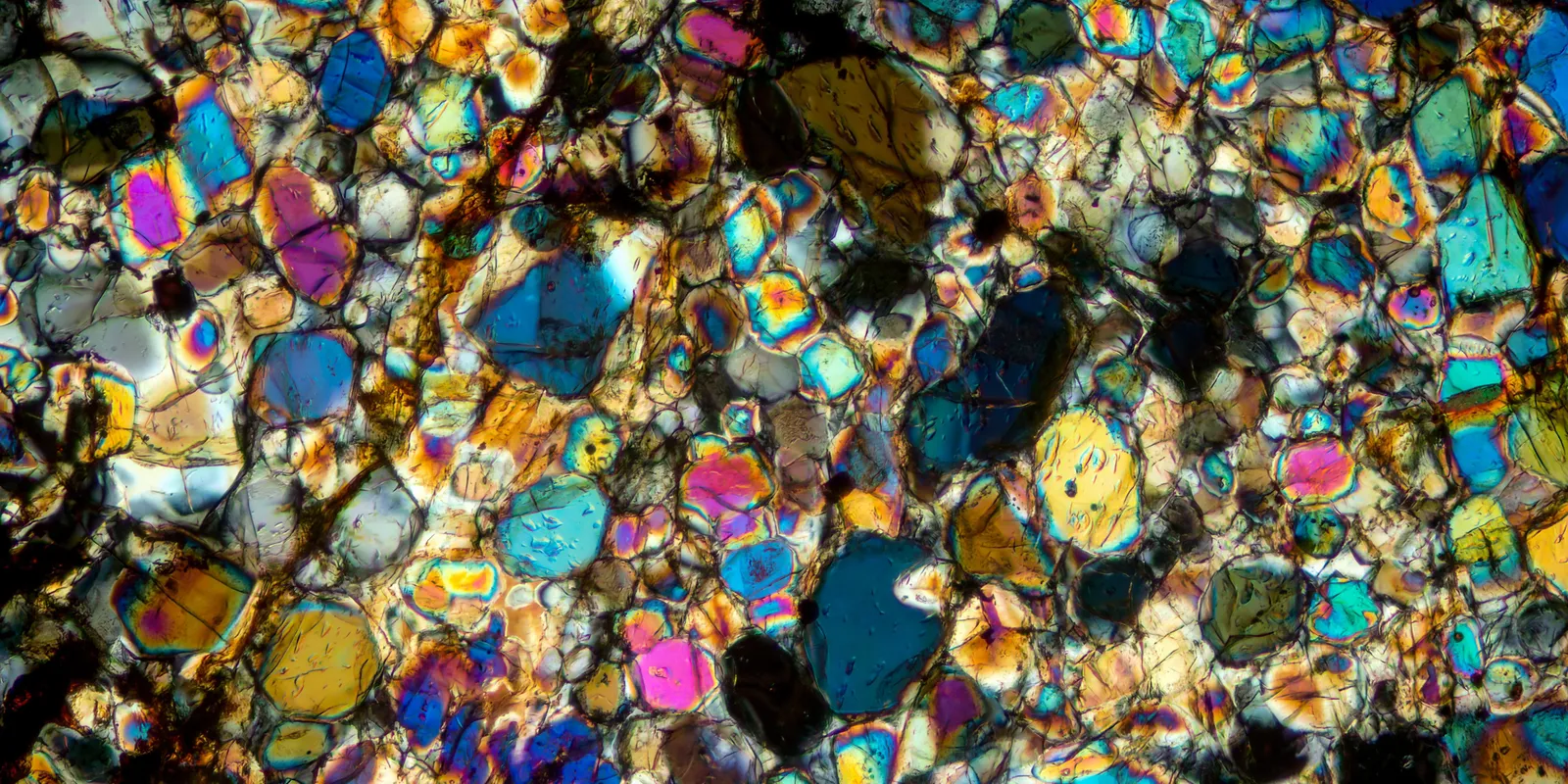 Meteorit mikroszkóp alatt? Ezt látnod kell!