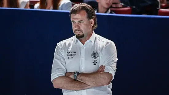 "Ilyen b***meg nincs a világon" - Élő adásban káromkodott a Fradi edzője