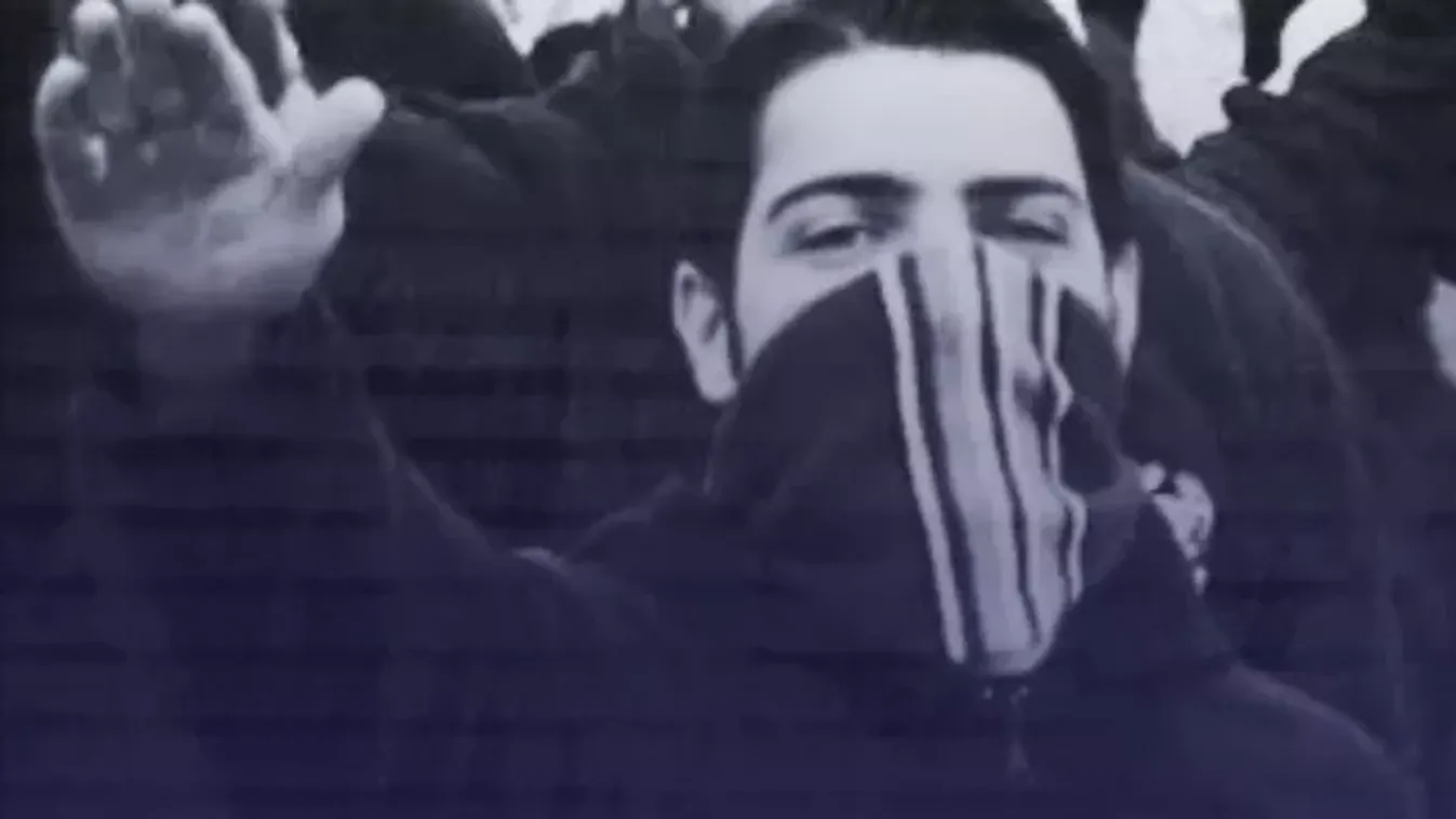 Náci karlendítéssel üdvözölte barátait a Tisza sajtófőnöke