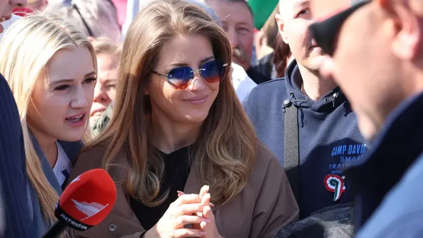 Nem hiszed el, ki jelentkezett be Orbán Viktor oldaláról