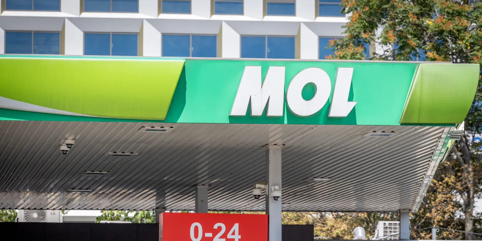 Zelenszkij-felárral már 720 forintot fizetnénk a dízelért