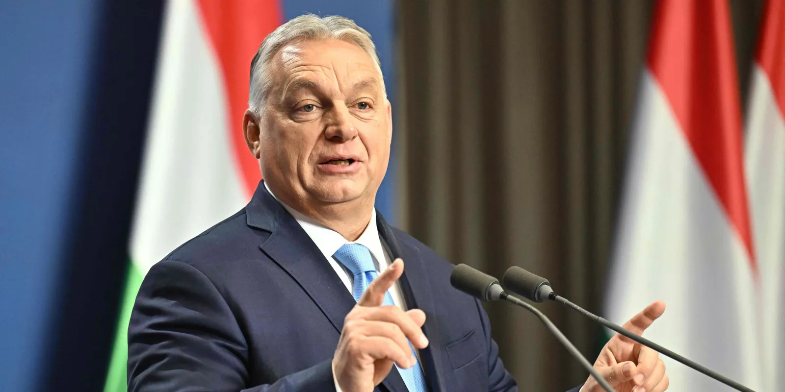 Orbán Viktor: El a kezekkel Magyarországtól!