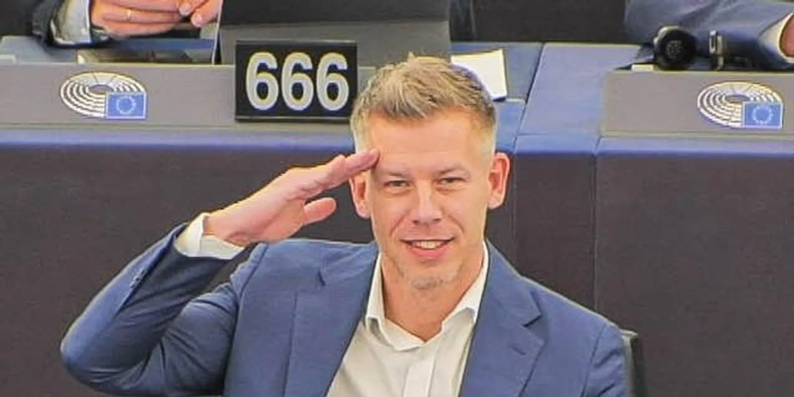 Barátság-vezeték. Zelenszkijt védi a Tisza-Párt