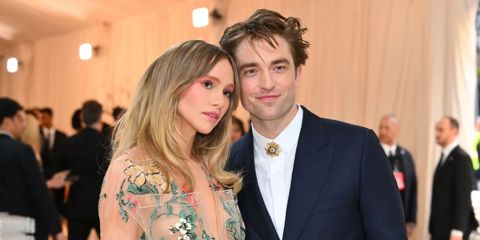 Beköthették Robert Pattinson fejét