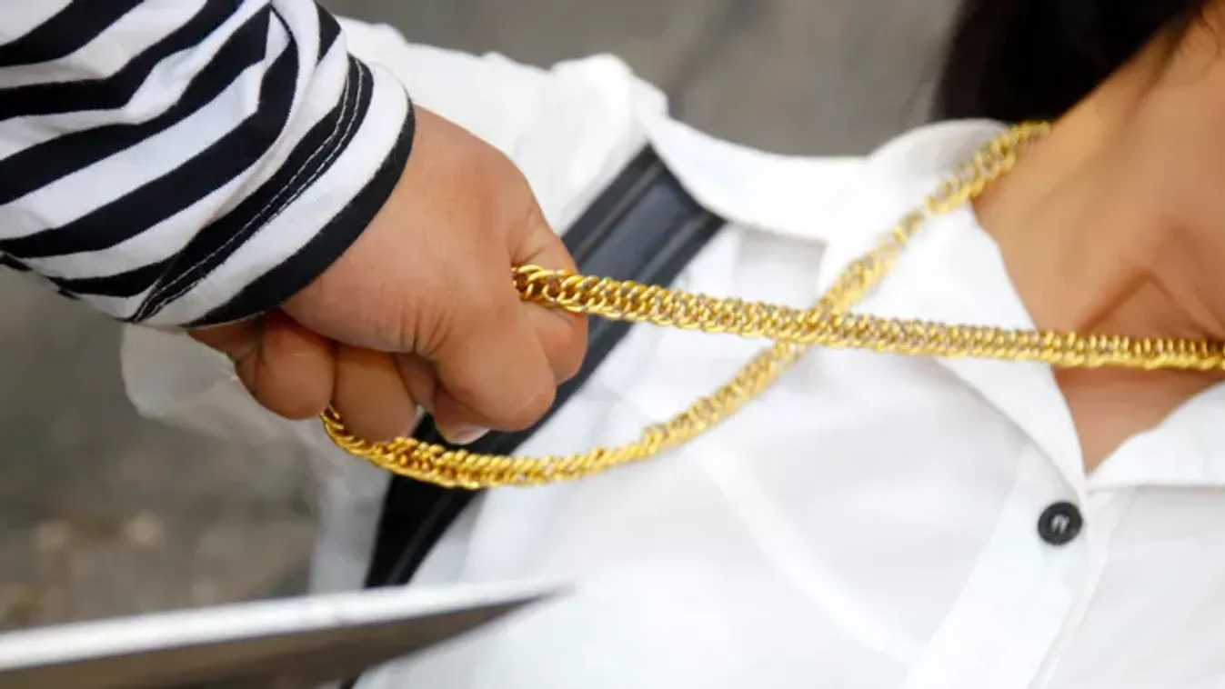 Aranyláncot lopott le a rabló egy 80 éves nő nyakáról