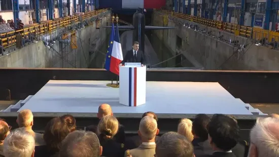 Macron még több atombombát akar! Franciaország új nukleáris fegyverkezési fordulatot jelentett be
