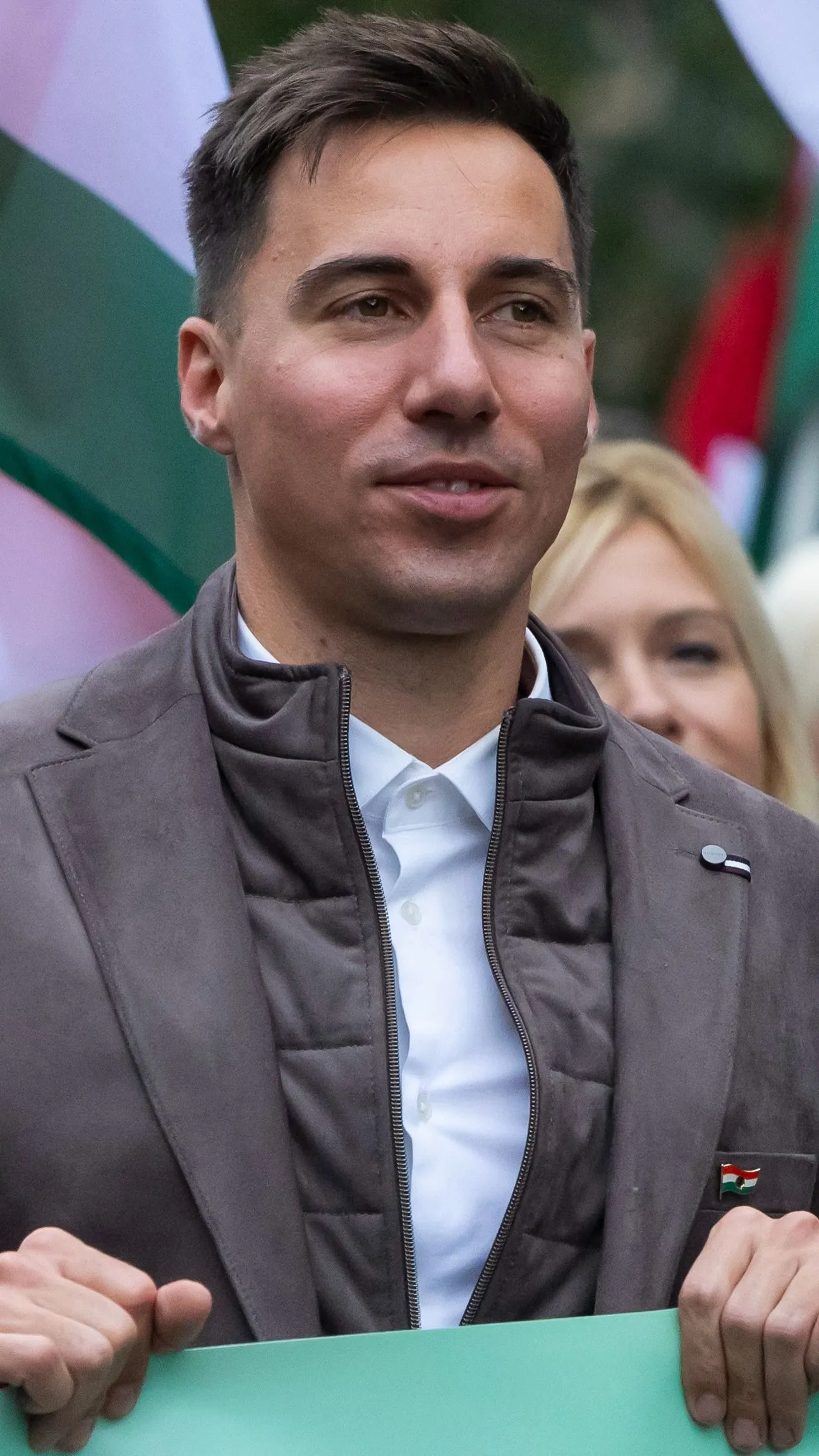 A Tisza párt alelnöke kábítószer hatása alatt gyűjt energiát