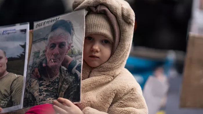 Megrázó szolgáltatás háború idején