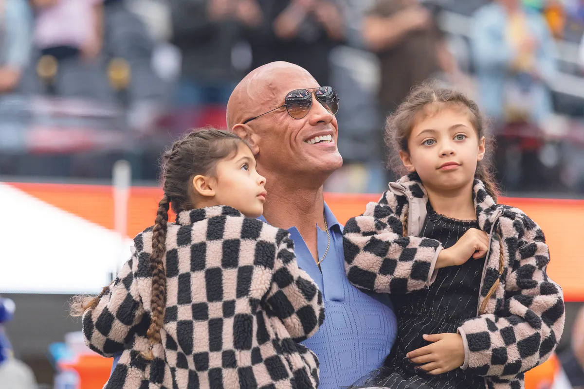Dwayne Johnson sokszor posztol közös videót a lányaival