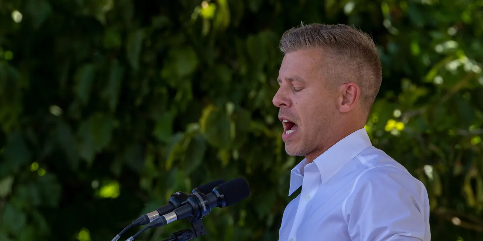 Magyar Péter beismerte, hogy ők hallhatók a felvételeken