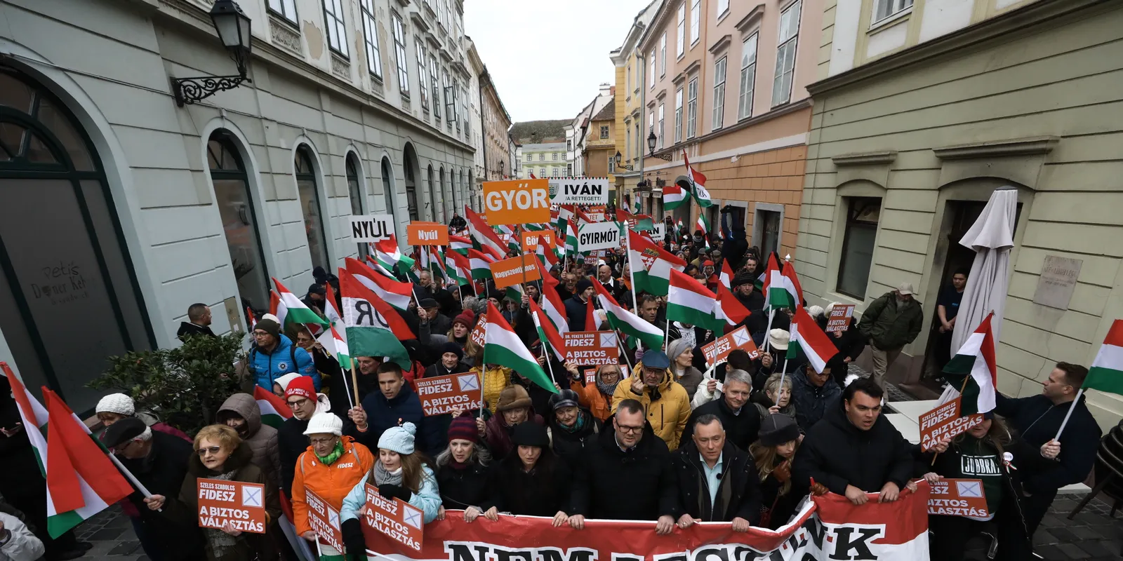 Fotókon a veszprémi Békemenet: Nem leszünk ukrán gyarmat