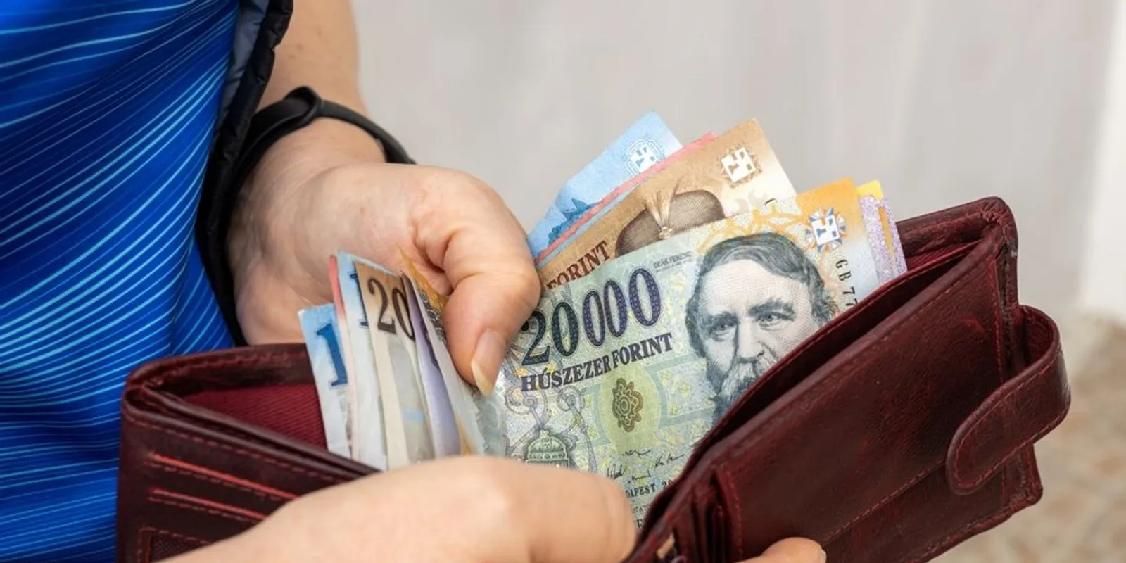  A nettó átlagkereset 28 százalékkal nőtt januárban