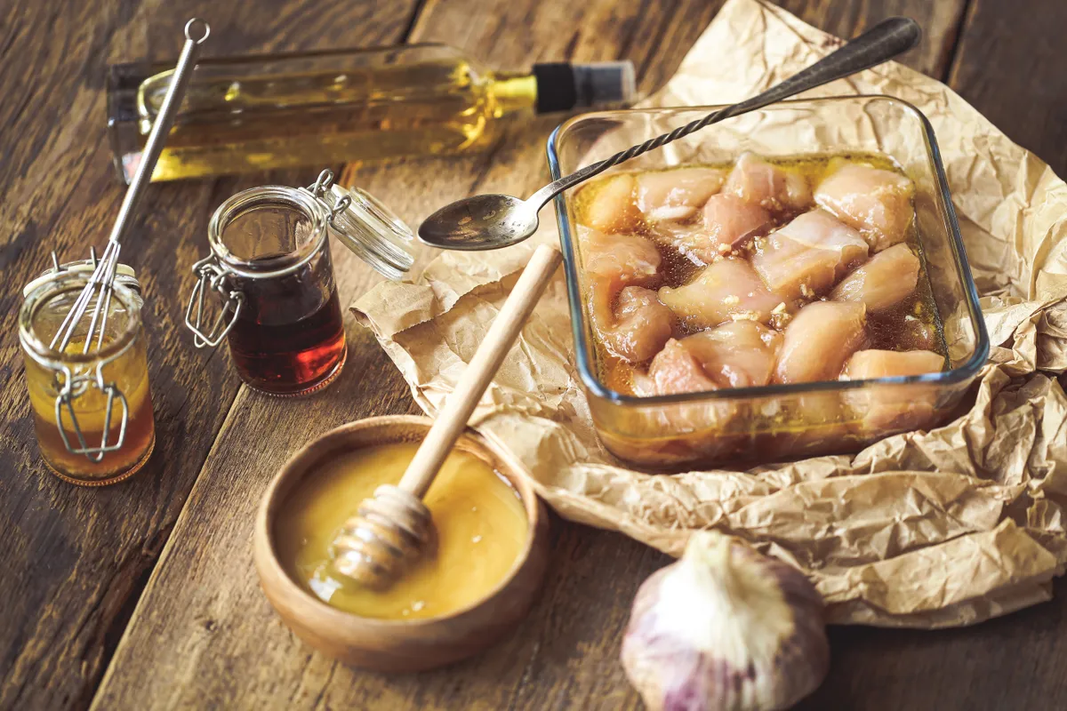 Villámgyors pác Raw,Marinated,Chicken,Meat,With,Garlic,Honey,Ginger,And,Teriyaki