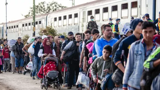 Az amerikai hírszerzés nem kertel: Európa „civilizációs törléssel” néz szembe a migráció miatt