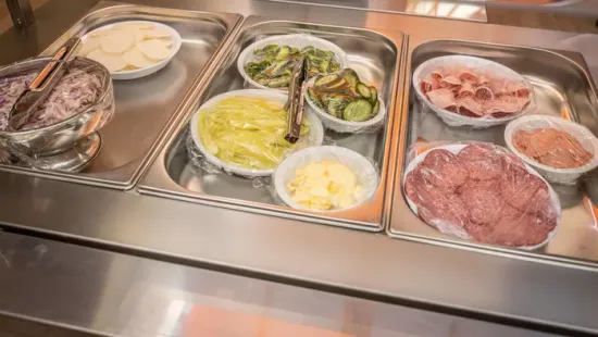 Újabb részletek kerültek ki a háború szörnyűségeiről - Herszonban a szülők fizetnek a menzáért, de sok gyerek nem kap enni az iskolákban