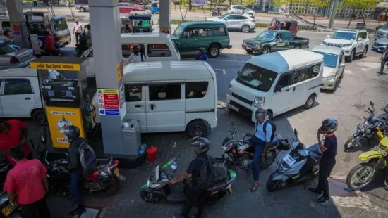 Üzemanyag-hiány: egyre több ázsiai ország vezet be jegyrendszert