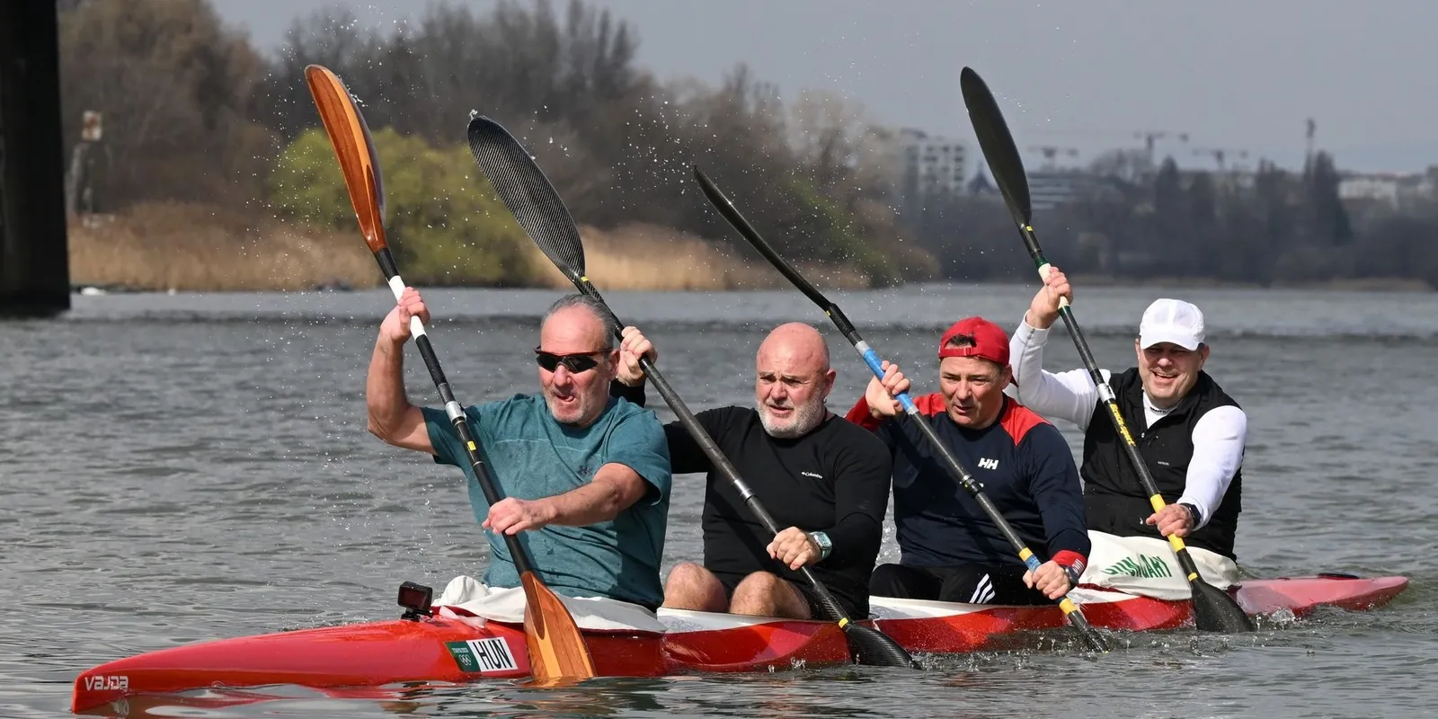 Újra hajóba ültek a magyar olimpiai bajnokok
