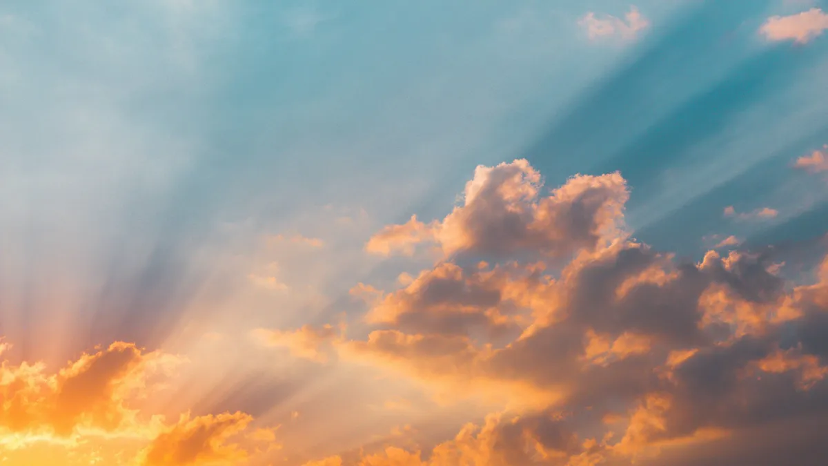 Változékony tavaszi időjárás: felhőátvonulások és hűvös szél határozza meg a következő napok hangulatát