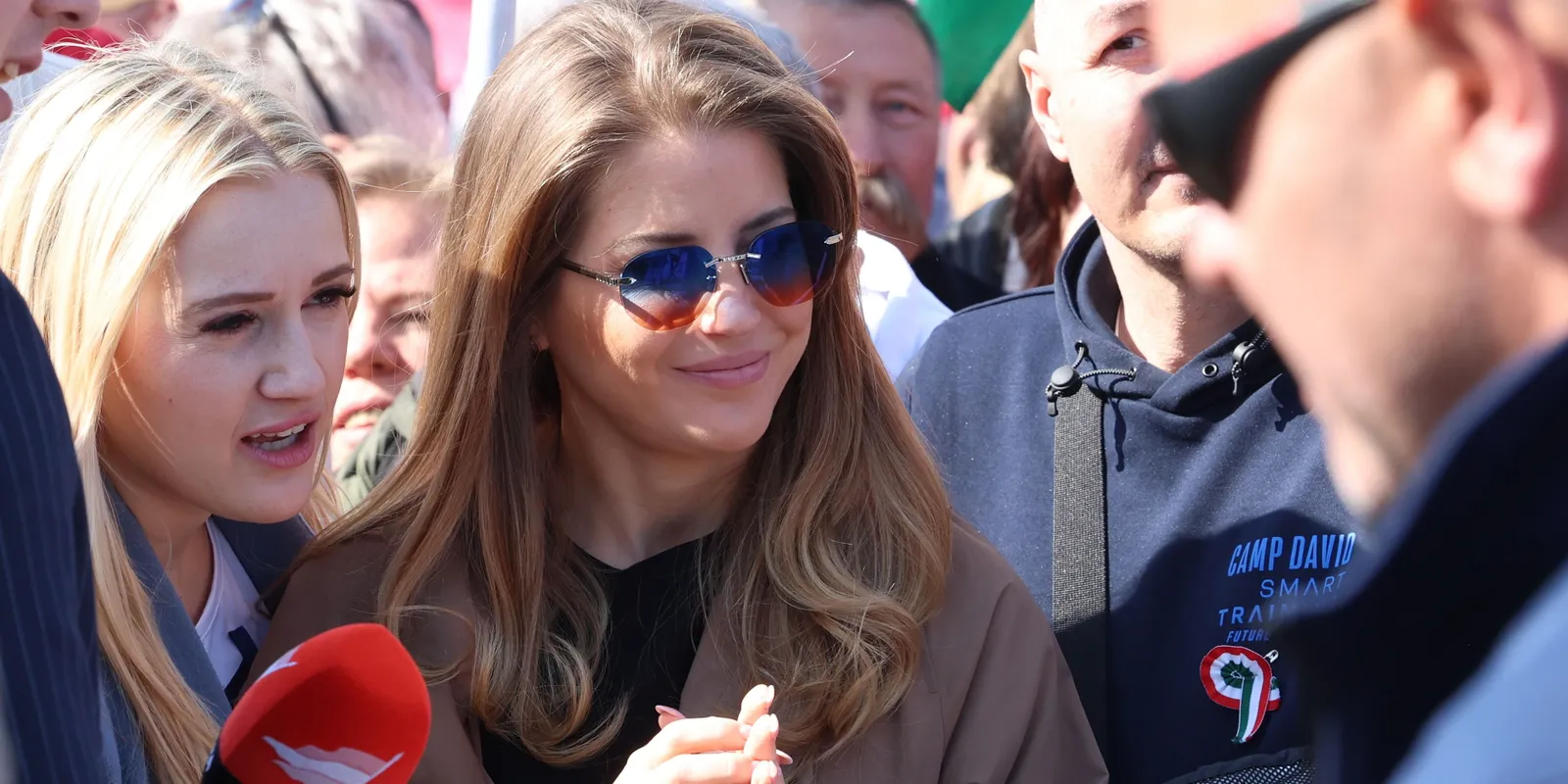 Nem hiszed el, ki jelentkezett be Orbán Viktor oldaláról