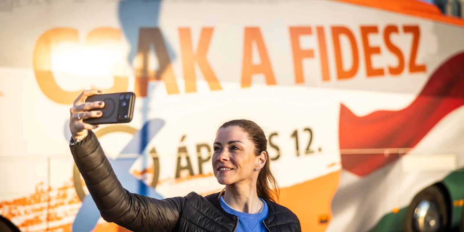 A szeretet és a béke a tét:Zavaros Eszter is Orbán Viktorral