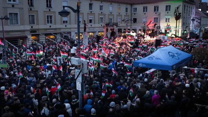 Döbbenetes videó került fel a netre a szombathelyi tömegről