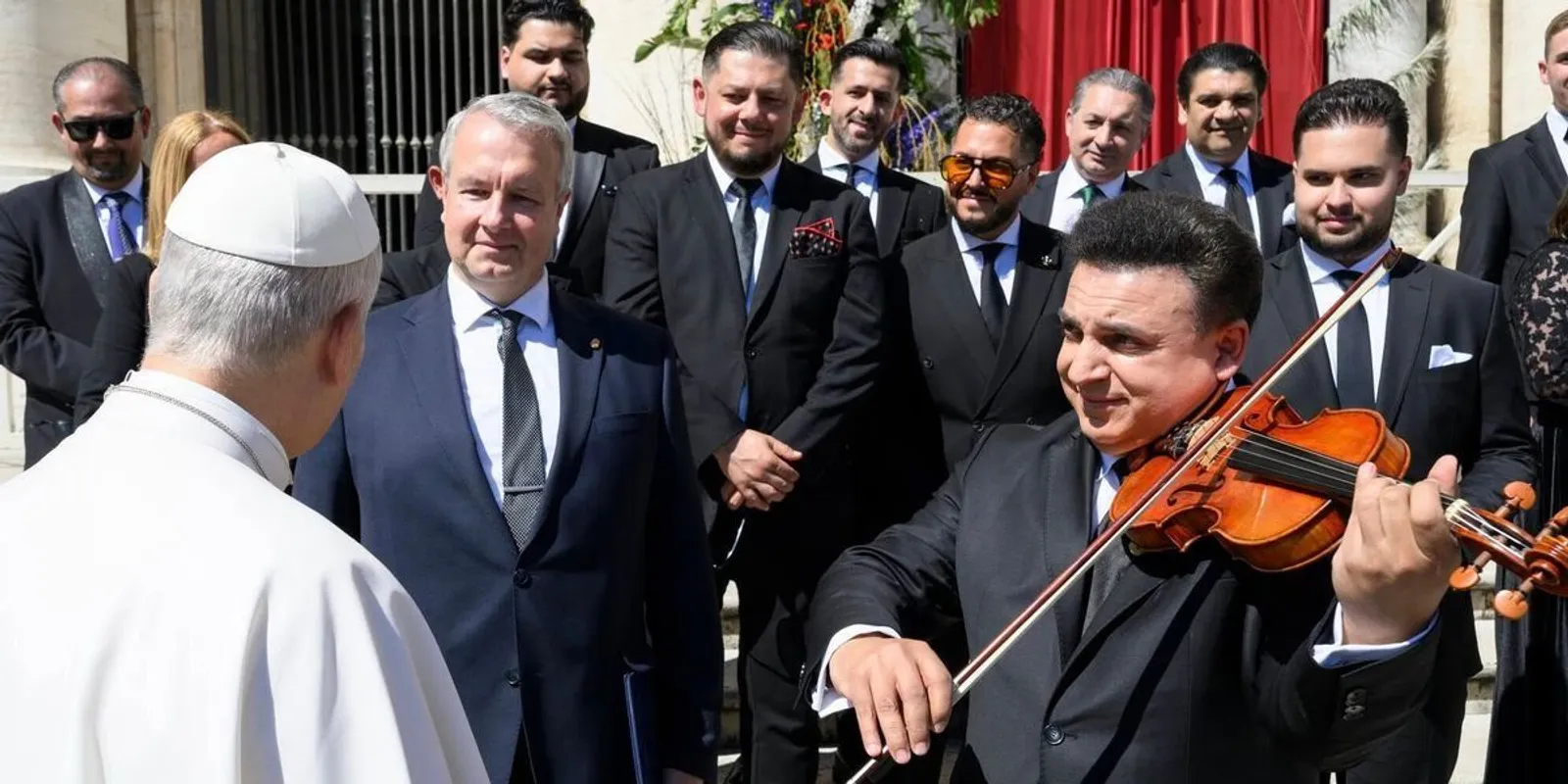 A Szentatyának, XIV. Leó pápának hegedült Mága Zoltán