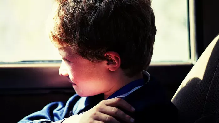 Félreértésből elrabolta gyermeke zaklatóját