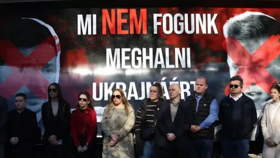 A magyar fiataloknak nem a lövészárokban van a helyük!