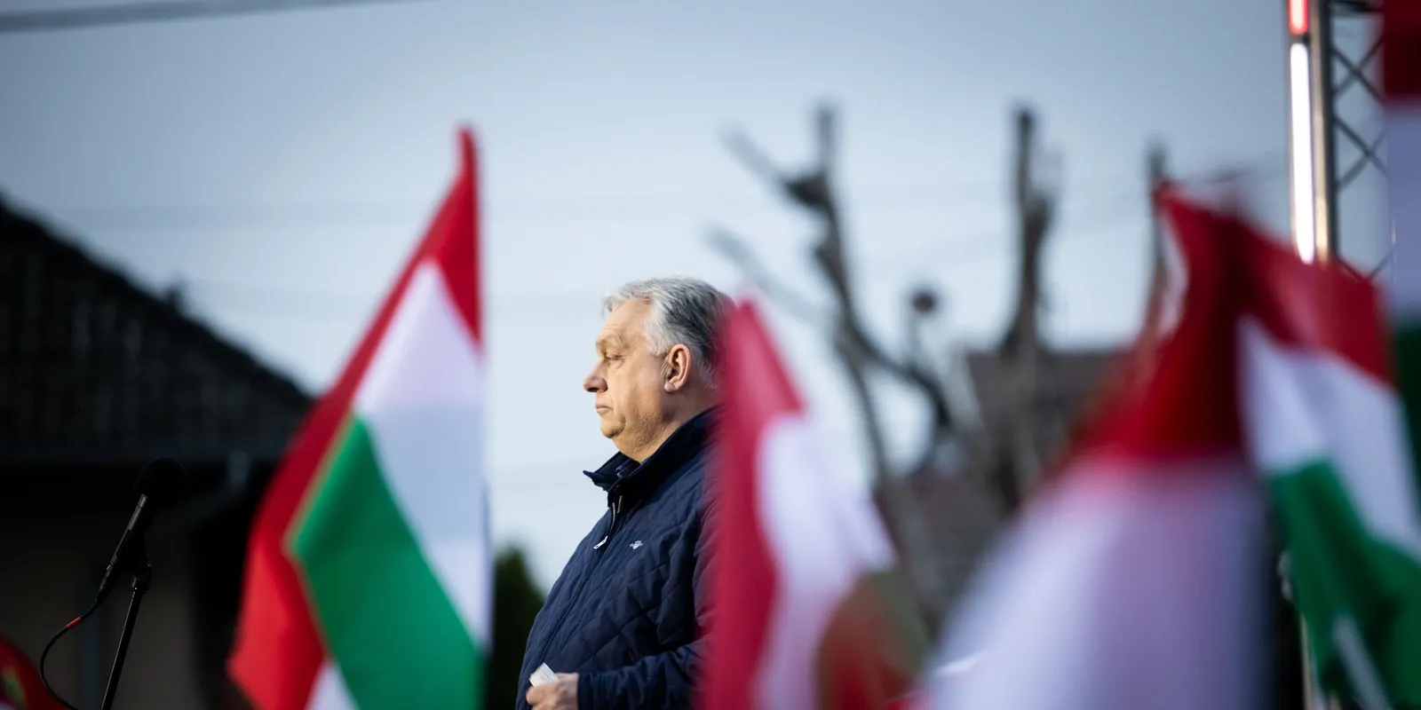 Orbán Viktor: Mindegy mit követelnek a brüsszeliek, Magyarország a védett üzemanyagárak rendszerét fenntartja