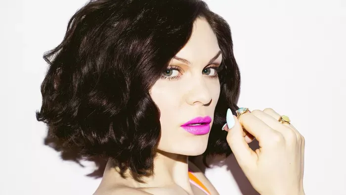 Balesetet szenvedett Jessie J