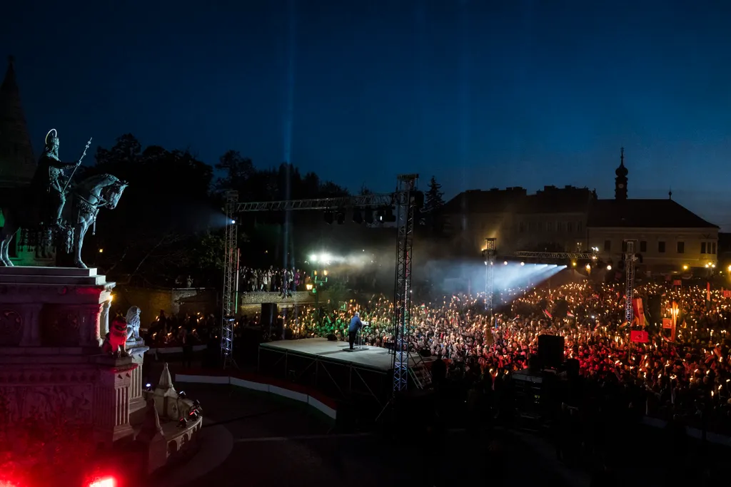 2026.04.11.Orbán Viktor-Kampány Záró-Országjárás-Budapest Szentháromság tér