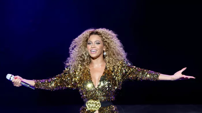 Beyoncé csipkés fehérneműben hódít – Forró videó