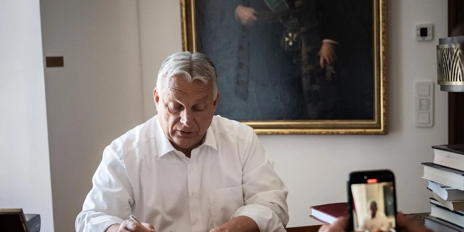 Orbán Viktor lecserélte a borítóképét