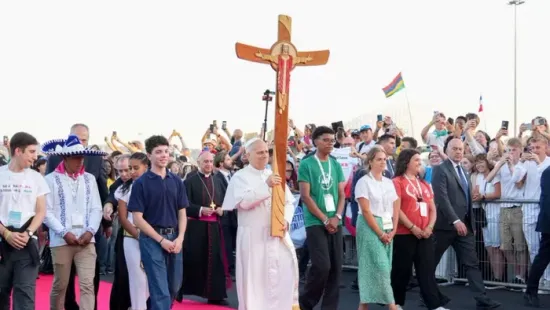 Leó pápa: a békében hívő több milliárd ember egyesítse erejét