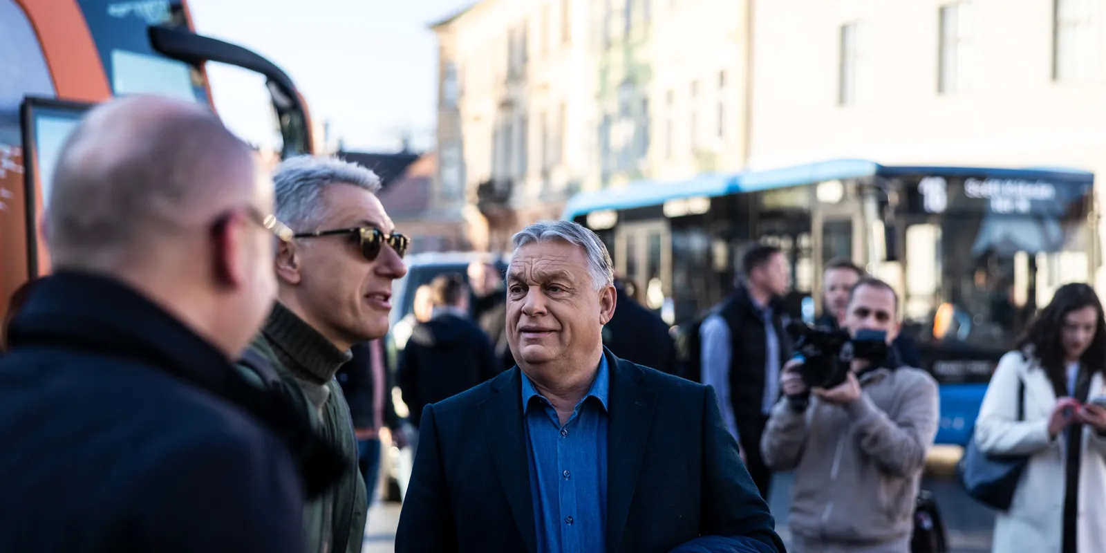 Egymillió kézfogás: Így érkezett meg Vácra Orbán Viktor!