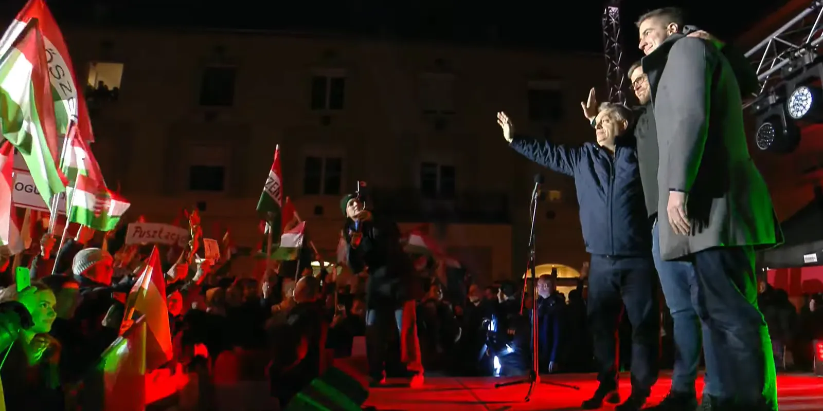 Ez hogy lehet? Orbán Viktor egyszerre volt két helyen