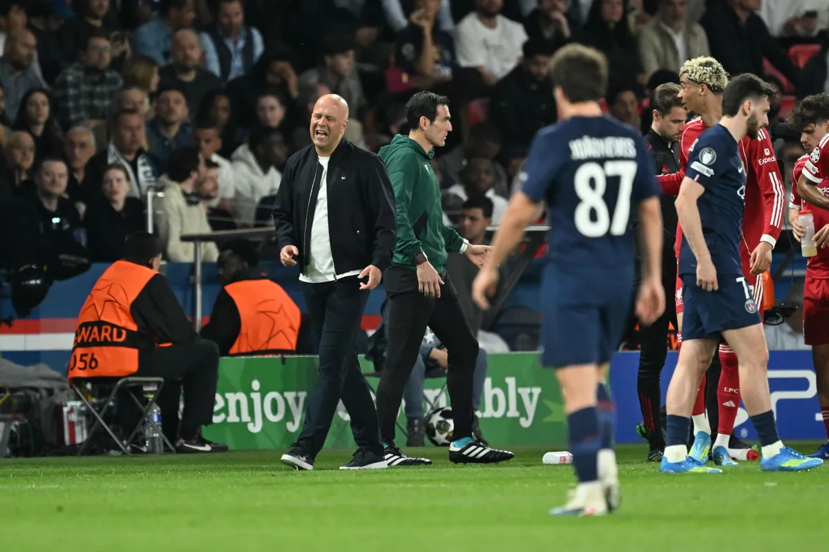 Arne Slot a PSG-Liverpool mérkőzésen